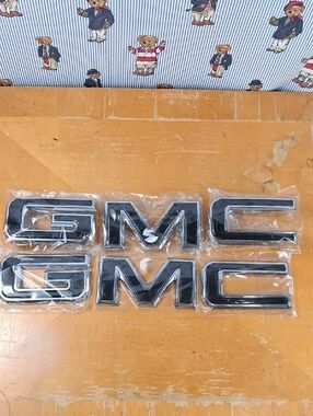 Gmc 2X Oem Grill & Tailgate Badge Emblem Black & Crome Siera Canyon Replacements